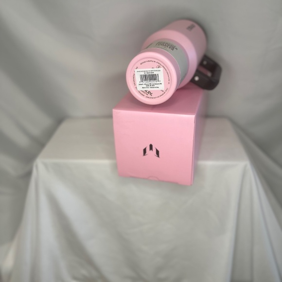 Stanley 40oz Messi GOAT Edition - Picture 5 of 5